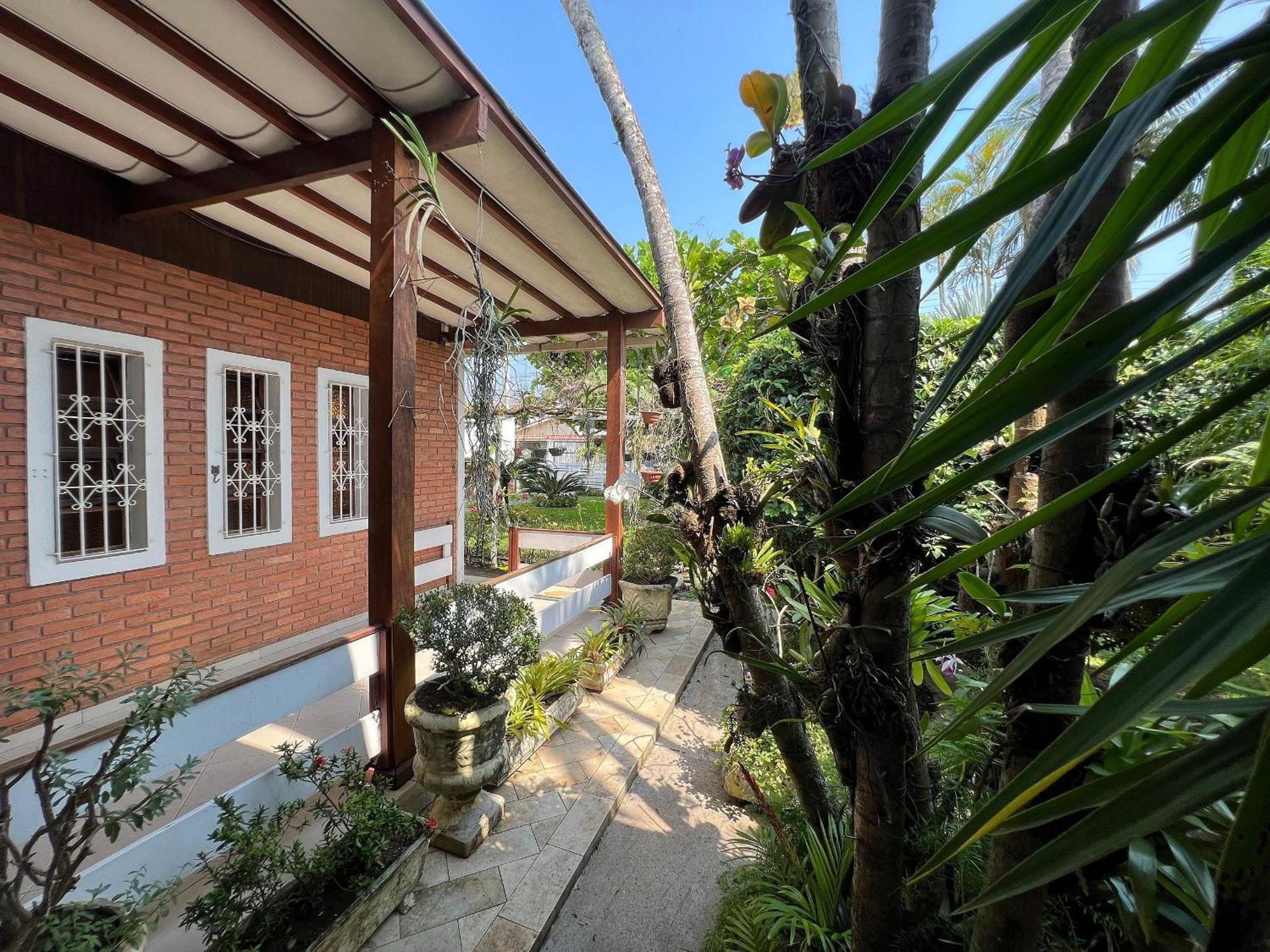 Casa Agradavel Com Piscina, A Poucos Passos Da Praia Peruíbe Zewnętrze zdjęcie