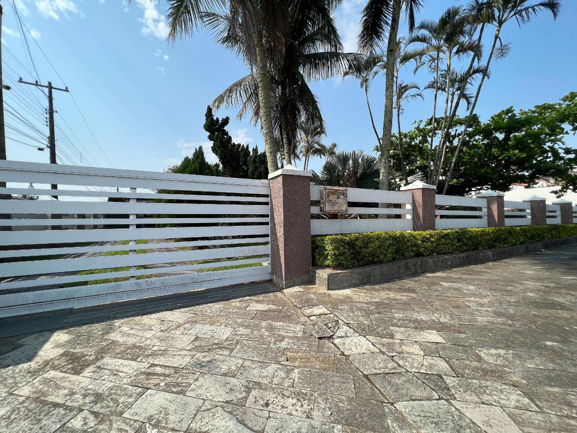 Casa Agradavel Com Piscina, A Poucos Passos Da Praia Peruíbe Zewnętrze zdjęcie