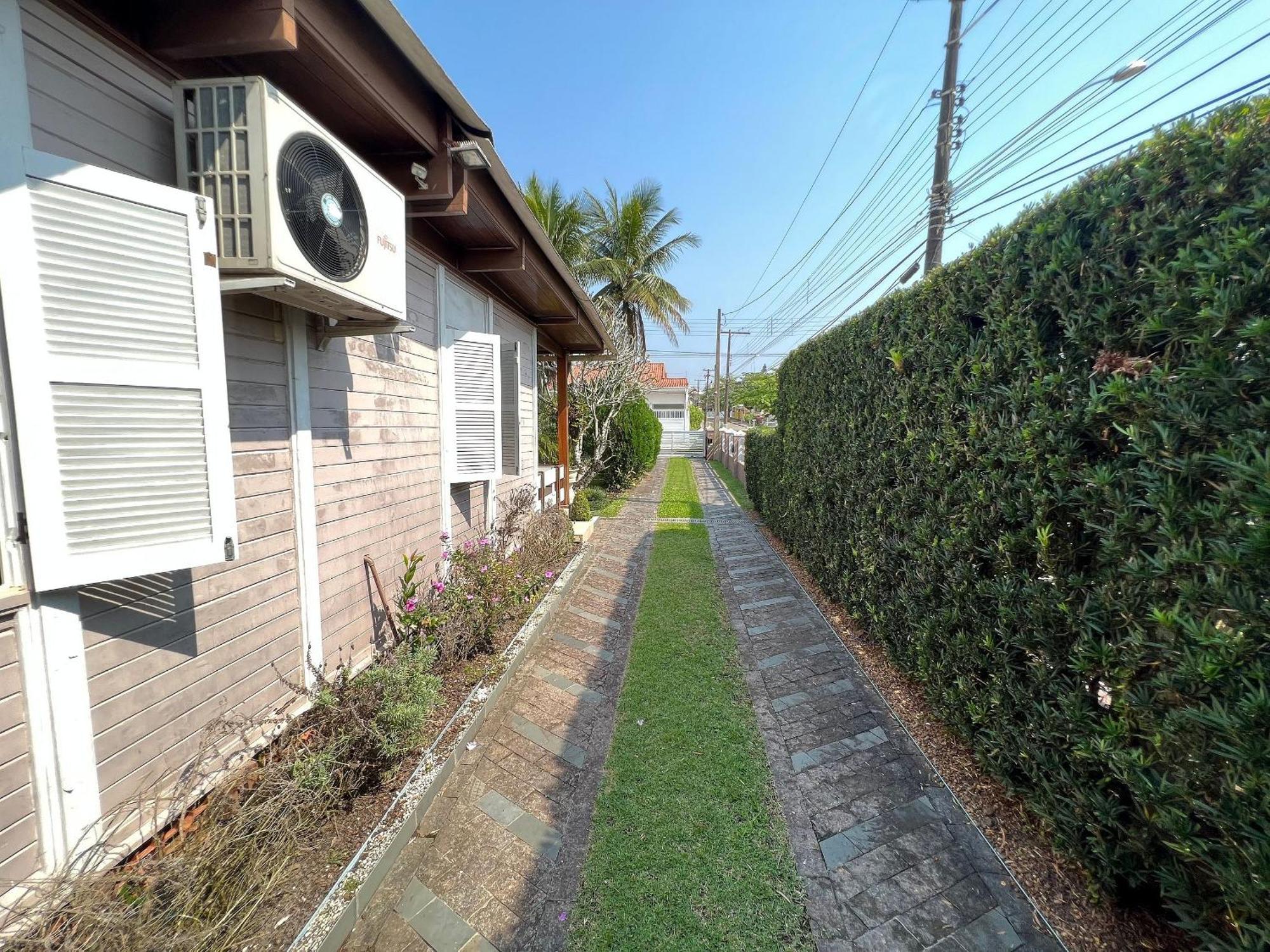 Casa Agradavel Com Piscina, A Poucos Passos Da Praia Peruíbe Zewnętrze zdjęcie